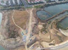 阳光海岸绿道建设前（左